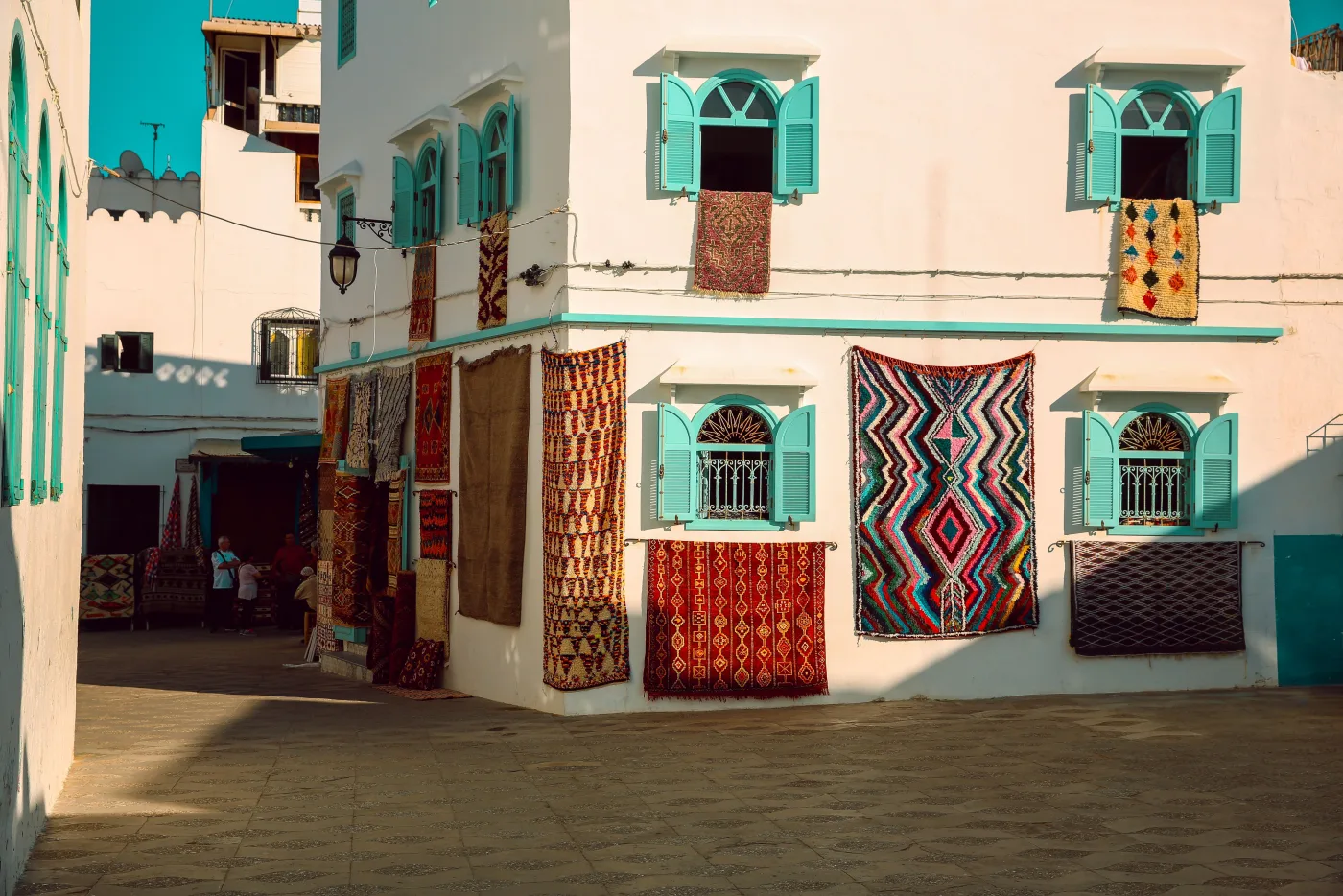 Tapis et artisanat traditionnel dans la médina d’Asilah