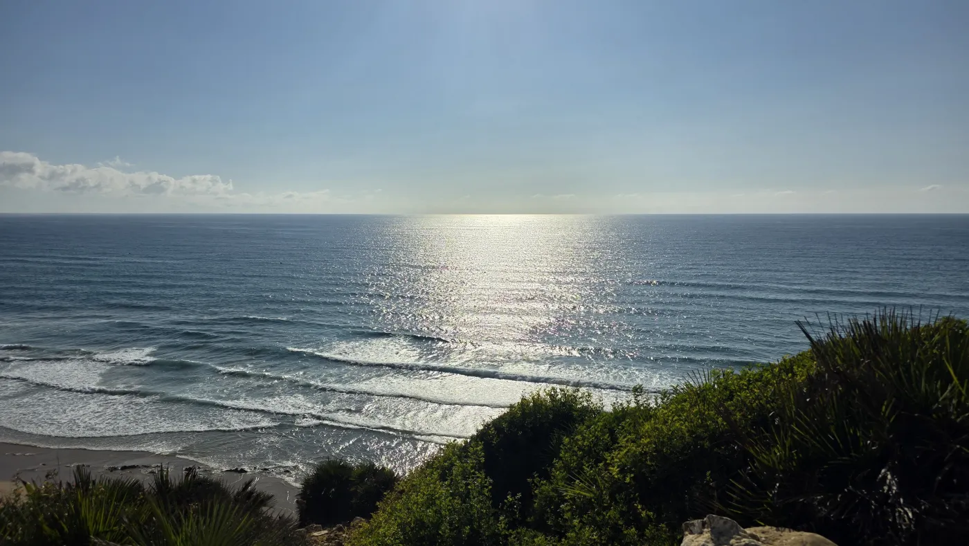Paradise Beach, Kahf Al-Hamam et la zone de Rmilat